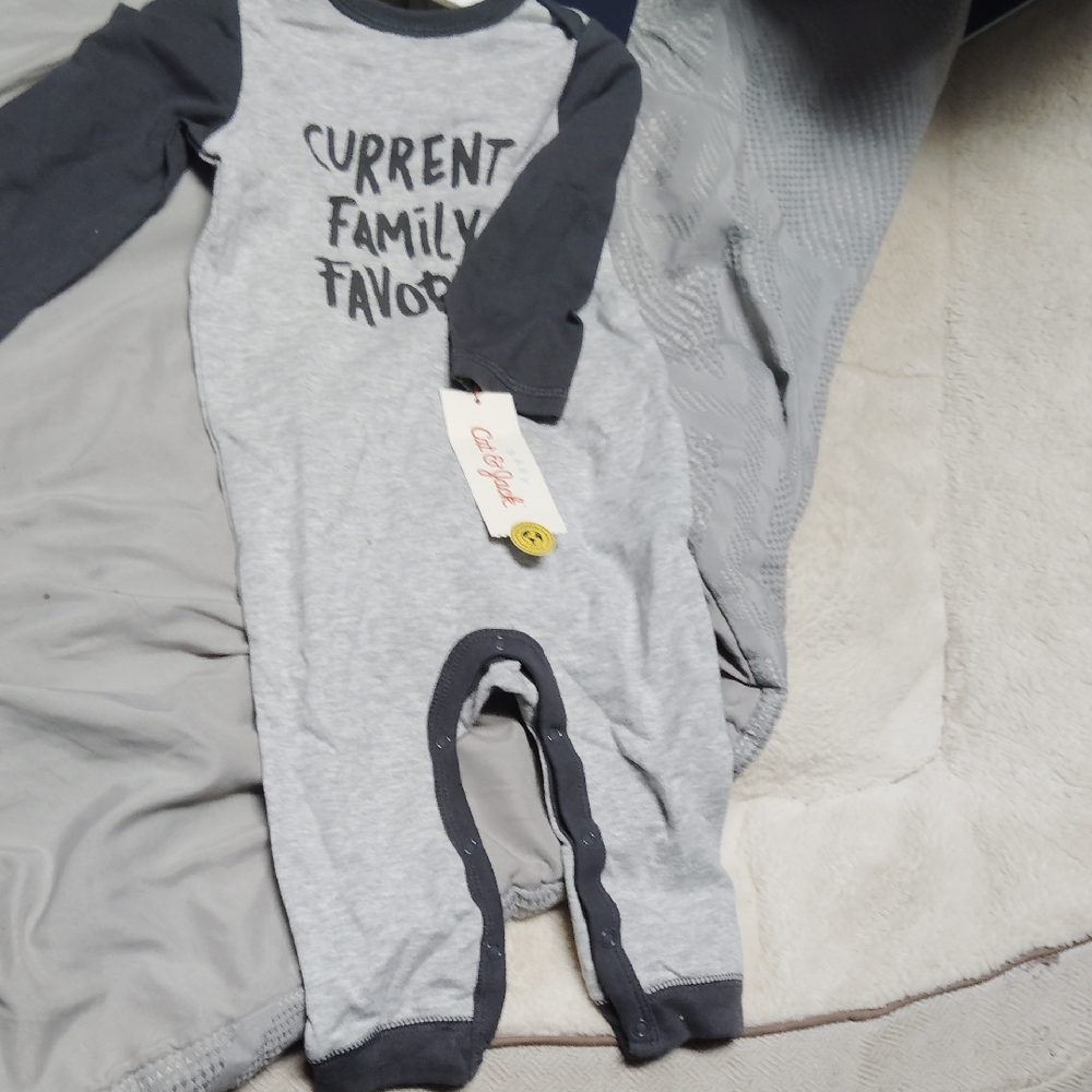 Cat & Jack Gray and Black Kids Footie